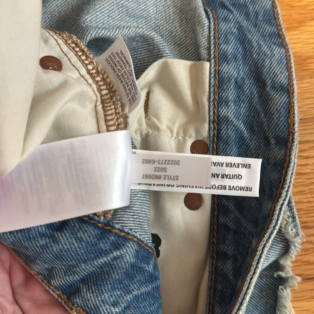 Madewell Blue Distressed Jean Shorts Relaxed Fit in Size 33 - Picture 8 of 10